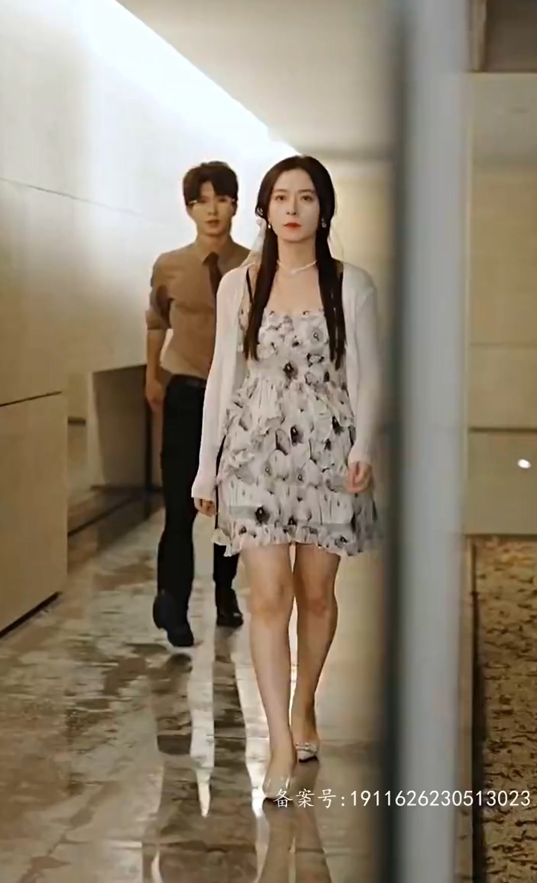 离婚后我成了千亿大小姐 第01集